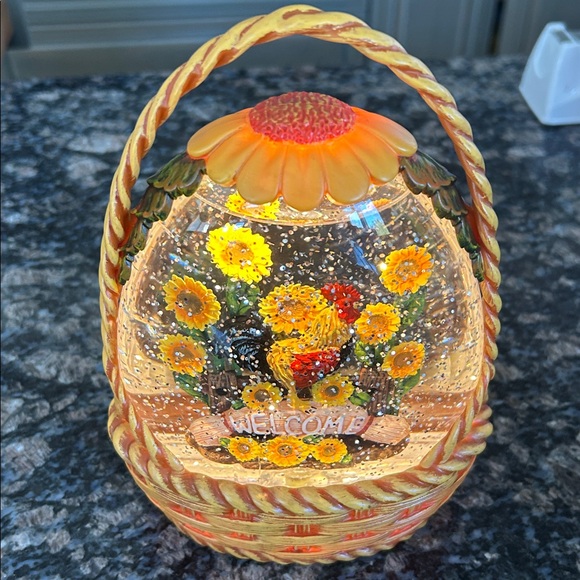 SUNFLOWER WELCOME ROASTER BASKET GLITTER LIGHT UP GLOBE - Picture 4 of 4